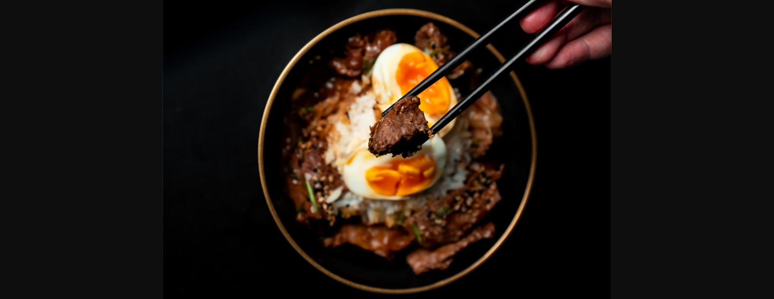 すき家風の豚肉丼(イメージ)