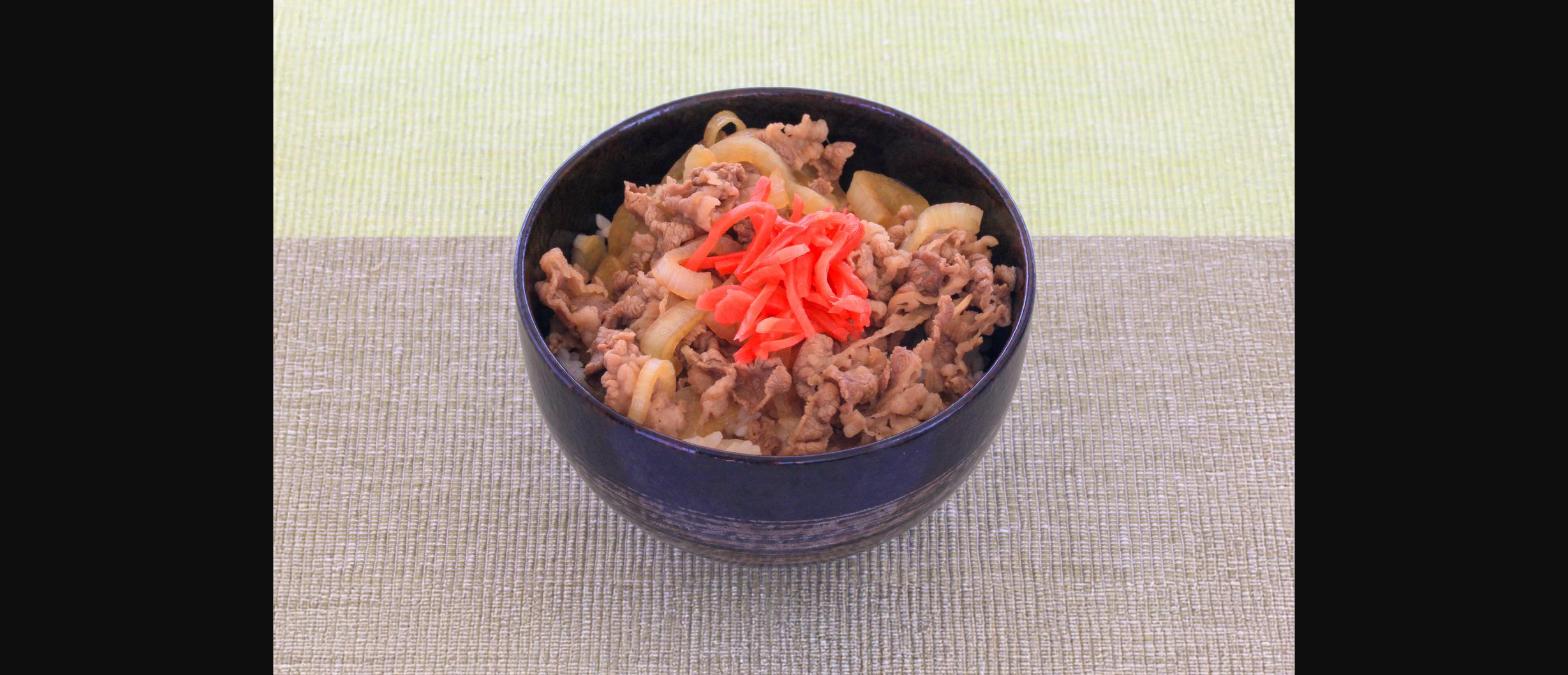 紅生姜をのせたすき家風の牛丼